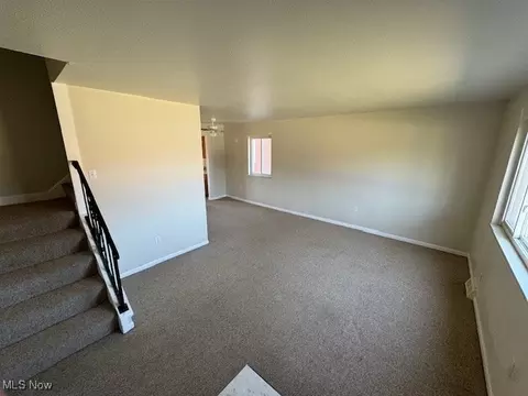 1618 Ridgewick Dr, Wickliffe, OH 44092 photo 2