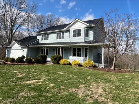 2138 Geneva Dr, Millersburg, OH 44654