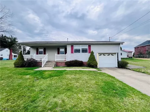 40 Joseph St, Follansbee, WV 26037