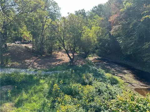 001 River Rd, Walton, WV 25286