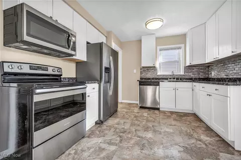 29138 Weber Ave, Wickliffe, OH 44092 photo 3