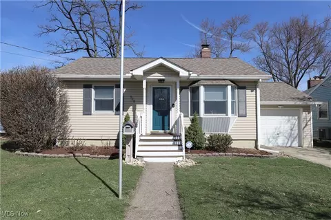 528 Pine St, Medina, OH 44256