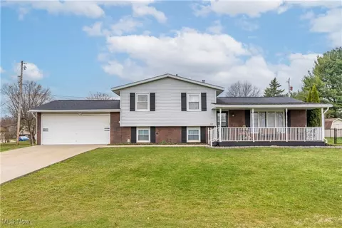 8115 Turquoise Ave NE, Canton, OH 44721