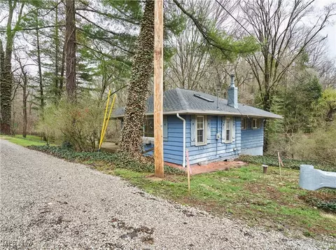 3855 Granger Rd, Bath, OH 44210