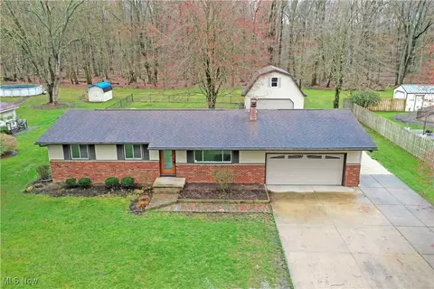 4928 Maple St, Vienna, OH 44473