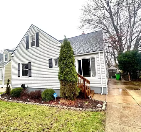 455 E 272nd St, Euclid, OH 44132