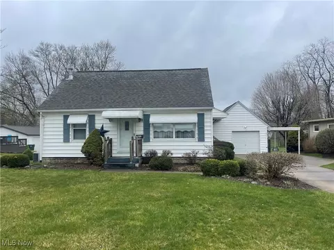 811 30th St NW, Massillon, OH 44647