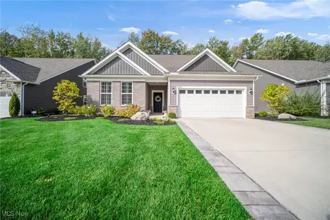 7866 Hunting Lake Dr, Concord, OH 44077