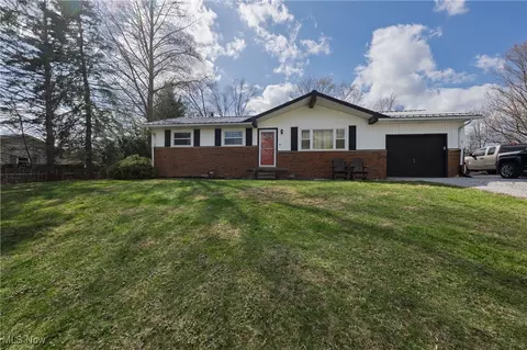 3399 Stillmeadow Ave SW, Canton, OH 44706