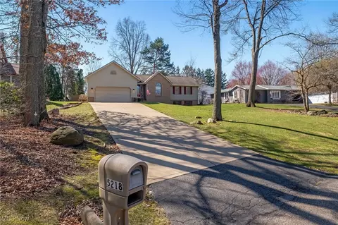 5218 Dungannon Cir NW, North Canton, OH 44720