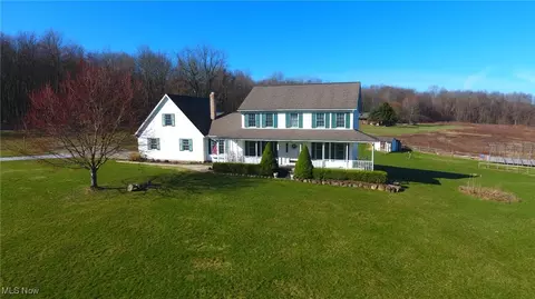10559 Vaughn Rd, Mantua, OH 44255