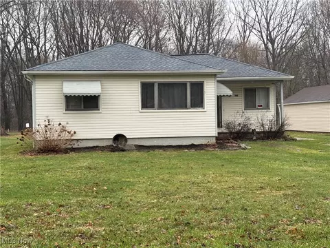 115 Lee Rd, Painesville, OH 44077