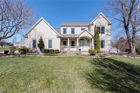 1725 Countryview Dr, Kent, OH 44240