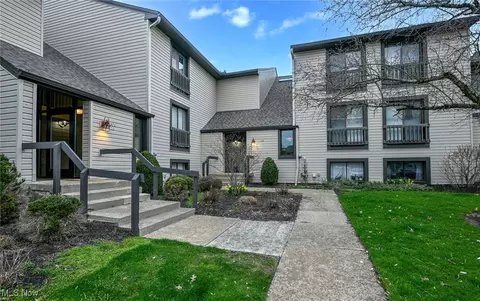 6300 Greenwood #202, Northfield, OH 44067
