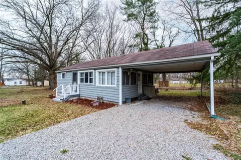 6101 Private Dr, Cortland, OH 44410