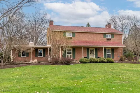 1558 Chatham Ave NE, North Canton, OH 44720