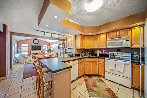 1407 Bellview St, Wickliffe, OH 44092 photo 3
