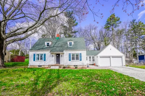 8165 Caroline St NW, Massillon, OH 44646
