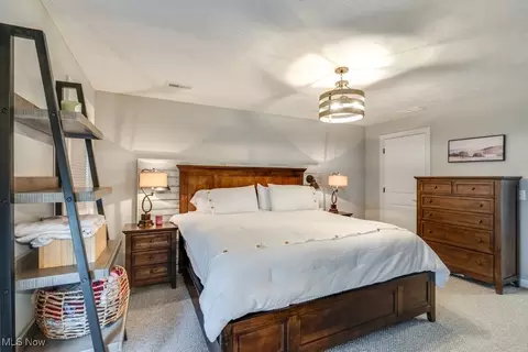 Bedroom - 172 Larimar Dr, Willowick, OH 44095 photo 2 of 6