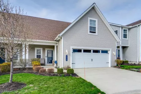 Exterior - 172 Larimar Dr, Willowick, OH 44095 photo 4 of 5