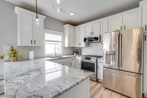 Kitchen - 172 Larimar Dr, Willowick, OH 44095 photo 4 of 4