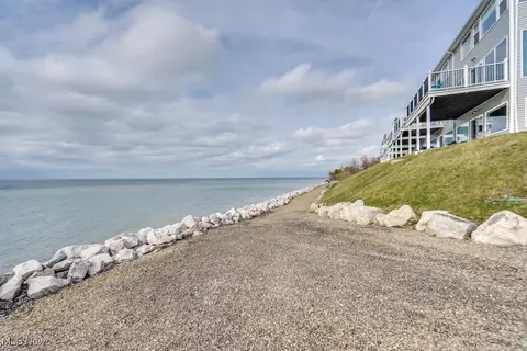 Exterior - 172 Larimar Dr, Willowick, OH 44095 photo 5 of 5