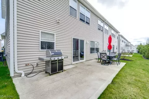 Exterior - 172 Larimar Dr, Willowick, OH 44095 photo 2 of 5