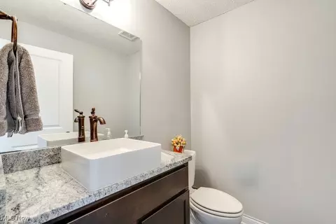 Bath - 172 Larimar Dr, Willowick, OH 44095 photo 1 of 5