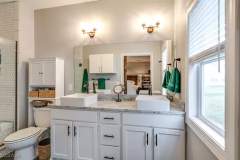 Bath - 172 Larimar Dr, Willowick, OH 44095 photo 2 of 5