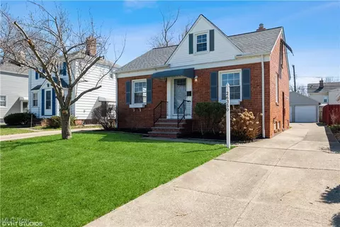26350 Oriole Ave, Euclid, OH 44132