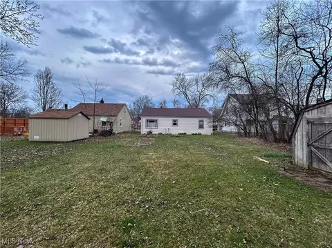 Exterior - 147 Brookfield Ave, Boardman, OH 44512 photo 2 of 2