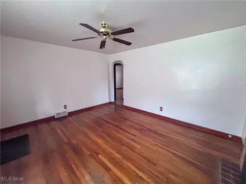 Living - 147 Brookfield Ave, Boardman, OH 44512 photo 3 of 3