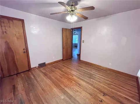 Bedroom - 147 Brookfield Ave, Boardman, OH 44512 photo 2 of 4