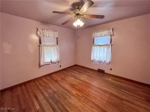 Bedroom - 147 Brookfield Ave, Boardman, OH 44512 photo 1 of 4