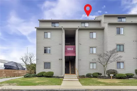 509 W Lakeshore Dr #E-6, Port Clinton, OH 43452