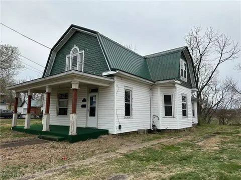 608 Ashton St, Ravenswood, WV 26164
