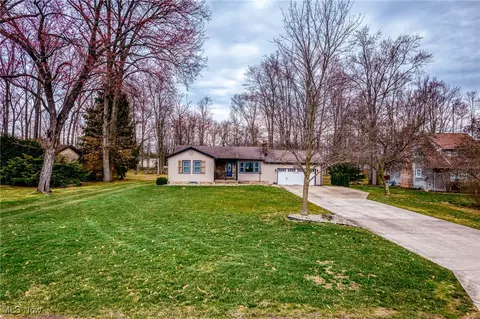 3943 Devon Dr SE, Warren, OH 44484 photo 2