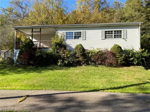 22 April St, Dillonvale, OH 43917