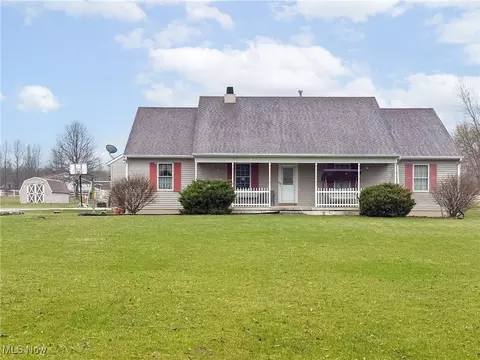 36933 Law Rd, Grafton, OH 44044
