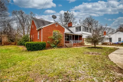 7074 Lake Shore Blvd, Mentor, OH 44060