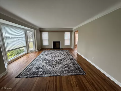 Living - 95 E 211th St, Euclid, OH 44123 photo 3 of 9