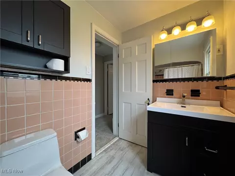 Bath - 95 E 211th St, Euclid, OH 44123 photo 3 of 3