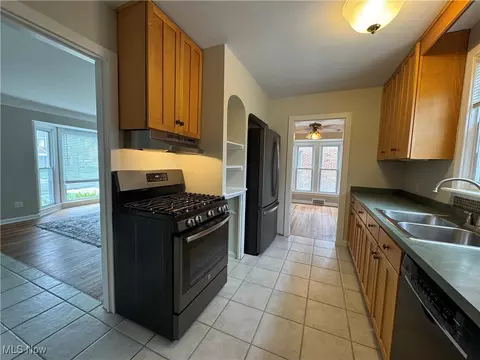 Kitchen - 95 E 211th St, Euclid, OH 44123 photo 5 of 5