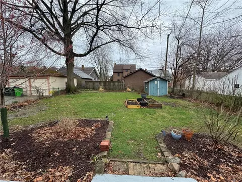 Exterior - 95 E 211th St, Euclid, OH 44123 photo 7 of 10