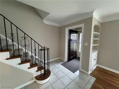 Entry Way - 95 E 211th St, Euclid, OH 44123 photo 1 of 1