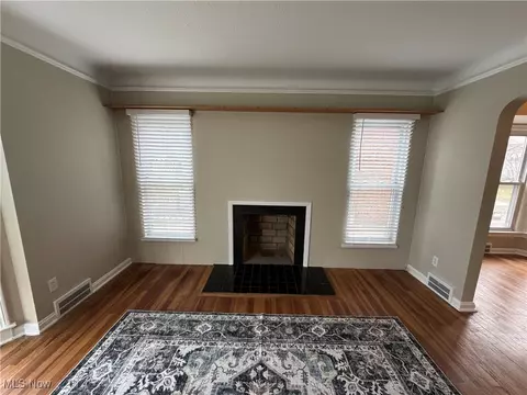 Living - 95 E 211th St, Euclid, OH 44123 photo 2 of 9