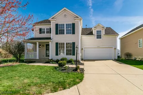 1999 Darrow Lake Dr, Stow, OH 44224