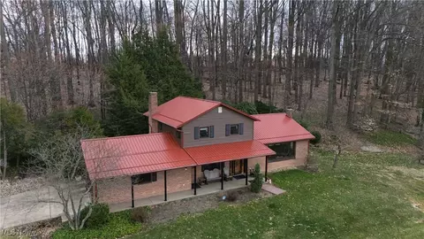15829 Elmwood Dr, Doylestown, OH 44230