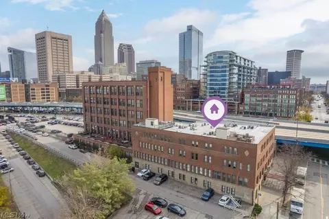 1133 W 9th St #210, Cleveland, OH 44113
