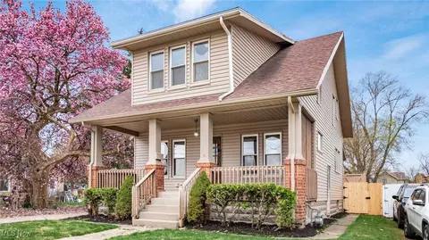 1421 Jewett Dr, Zanesville, OH 43701